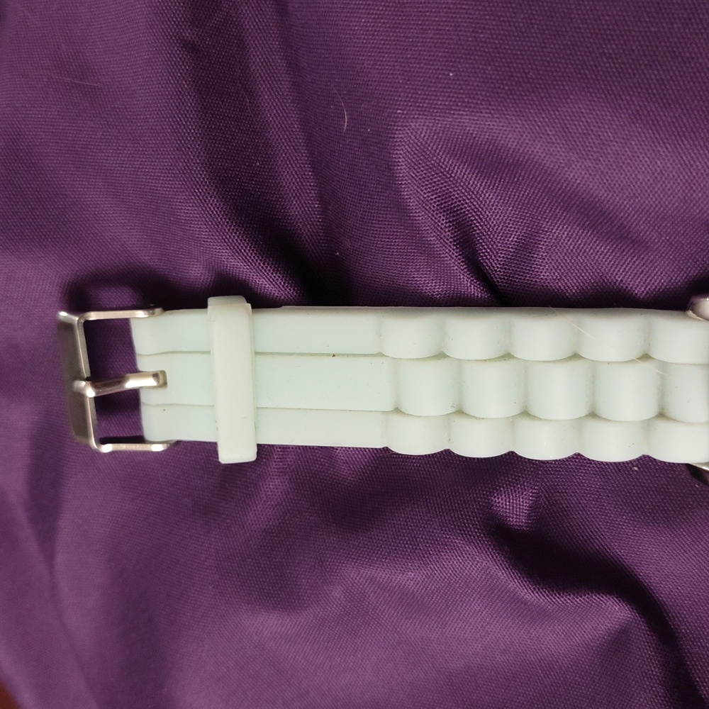 watch - Picture 4 of 5